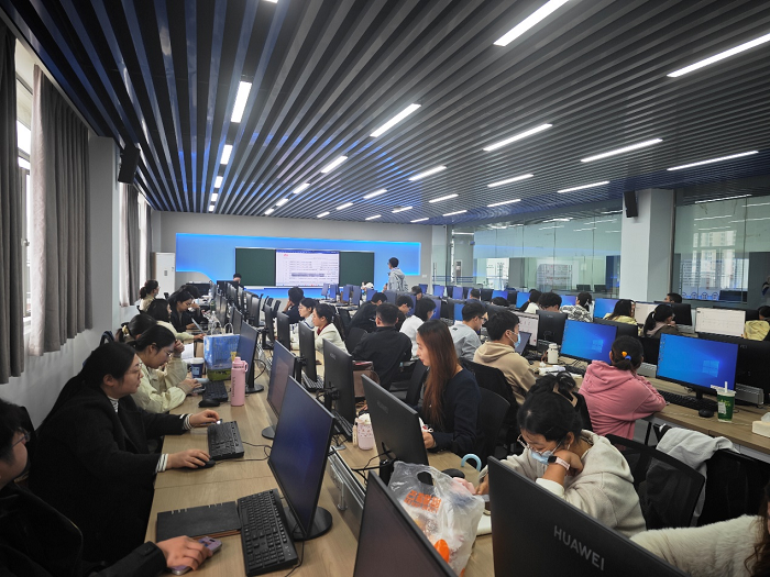 信息工程學院網絡技術交流平臺 連接未來，共享智慧